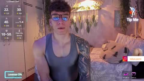 Thomas Grey online show from November 2025 03:43:02 AM