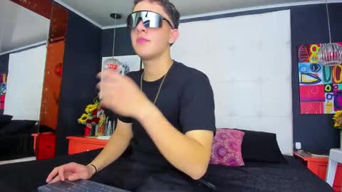 Snapshot of thomas_may4rs chatting on March 2025 04:30:02 AM ---Thomas--- online show from March 2025 04:30:02 AM