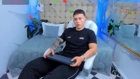 Thomas online show from October 2025 12:17:02 PM