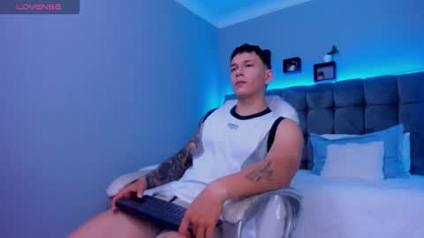 Thomas online show from November 2025 01:47:02 PM