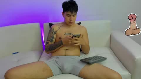 Snapshot of thomas_thundr chatting on July 2026 03:30:01 AM Thomas and Faon online show from July 2026 03:30:01 AM
