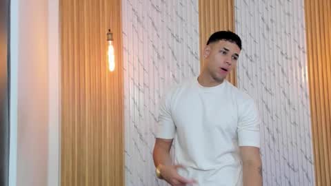 Thomas online show from November 2025 11:32:02 AM