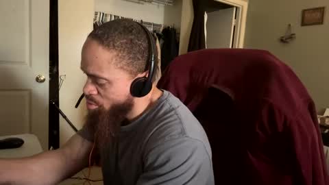 Snapshot of thomasgwhitecft chatting on February 2025 09:06:01 PM FatherTime online show from February 2025 09:06:01 PM