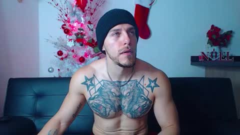 Snapshot of thomashoward31 chatting on December 2025 10:32:02 AM Thomas online show from December 2025 10:32:02 AM