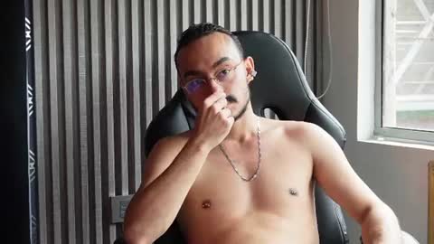 Snapshot of thomasmontiel chatting on June 2026 07:04:01 PM Thomas online show from June 2026 07:04:01 PM