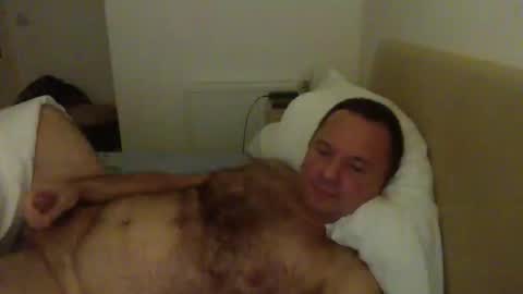 Tom online show from October 2025 10:21:01 PM