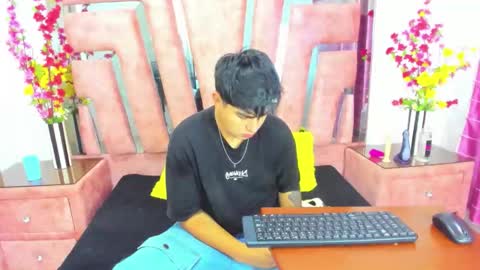 thomasthund online show from January 2026 01:02:02 PM