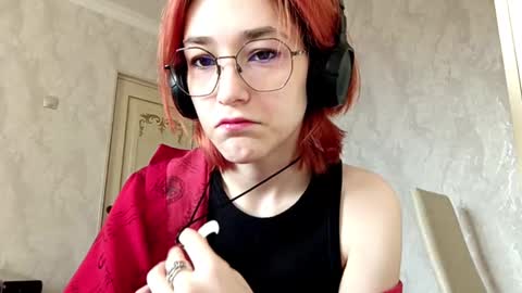 Snapshot of thomasvicknair chatting on November 2025 11:01:02 AM Lina online show from November 2025 11:01:02 AM