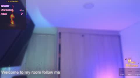 Thom Klein online show from November 2025 07:04:02 PM