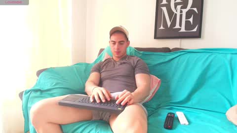 Snapshot of thomylov chatting on March 2025 06:43:02 PM thomylov online show from March 2025 06:43:02 PM