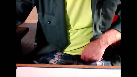 Snapshot of throubingcock chatting on January 2025 09:13:01 PM throubingcock online show from January 2025 09:13:01 PM