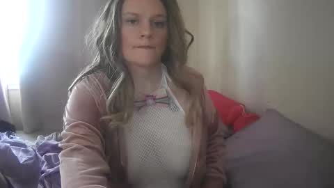 Snapshot of thunderbabe77 chatting on November 2025 07:10:01 PM Thunderbabe online show from November 2025 07:10:01 PM