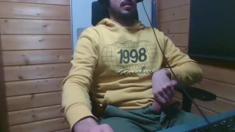 Snapshot of thx_4some_sharing chatting on February 2025 01:02:02 AM toobigcockforonegirl online show from February 2025 01:02:02 AM