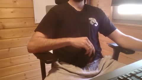 Snapshot of thx_4some_sharing chatting on March 2025 01:18:01 PM toobigcockforonegirl online show from March 2025 01:18:01 PM