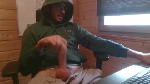 Snapshot of thx_4some_sharing chatting on October 2025 08:12:01 AM toobigcockforonegirl online show from October 2025 08:12:01 AM