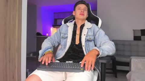 santiago online show from October 2025 11:57:02 PM