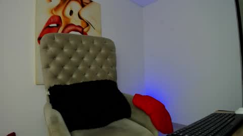 Snapshot of tiago_hannah chatting on February 2026 11:42:02 AM carolina online show from February 2026 11:42:02 AM