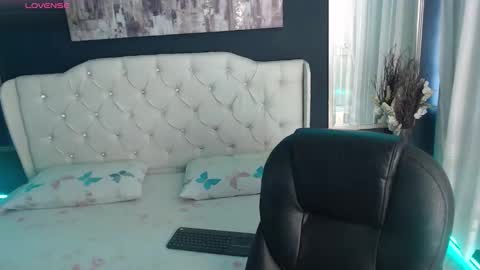 Snapshot of tiana_scot chatting on September 2025 12:17:02 PM LIA online show from September 2025 12:17:02 PM