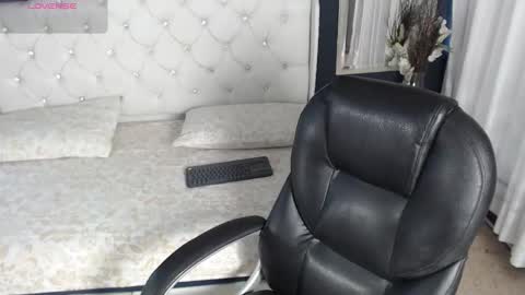 Snapshot of tiana_scot chatting on September 2025 11:14:01 AM LIA online show from September 2025 11:14:01 AM