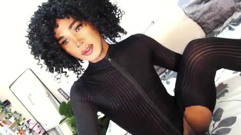 Snapshot of tiara_perezx chatting on February 2025 03:12:01 AM Sam online show from February 2025 03:12:01 AM