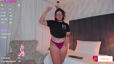 Snapshot of tich__ chatting on December 2024 10:16:01 AM TICH online show from December 2024 10:16:01 AM