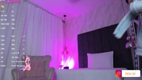 Snapshot of tich__ chatting on December 2024 04:01:01 AM TICH online show from December 2024 04:01:01 AM