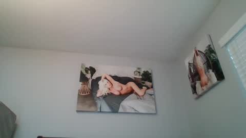 ticklemepink696969 online show from January 2025 09:45:01 PM