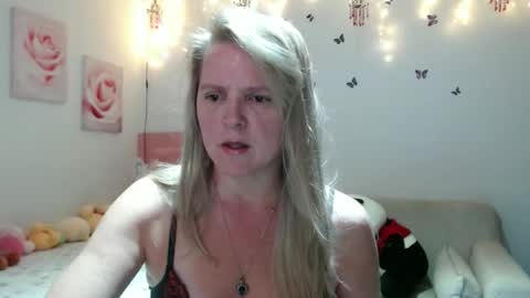 Snapshot of tifanycoopers chatting on March 2026 10:32:01 AM Tifany online show from March 2026 10:32:01 AM