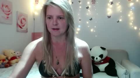 Snapshot of tifanycoopers chatting on March 2026 10:32:01 AM Tifany online show from March 2026 10:32:01 AM
