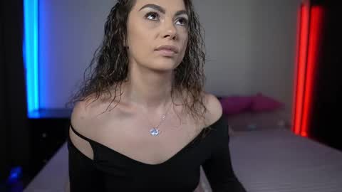 Tiffany online show from February 2025 09:43:02 PM