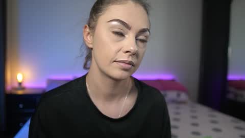 Tiffany online show from September 2025 08:25:01 PM