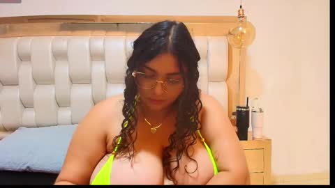 Tiffany and Stacy online show from November 2025 07:50:02 PM