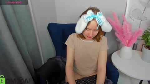 tiffany_roy online show from January 2025 03:04:02 AM