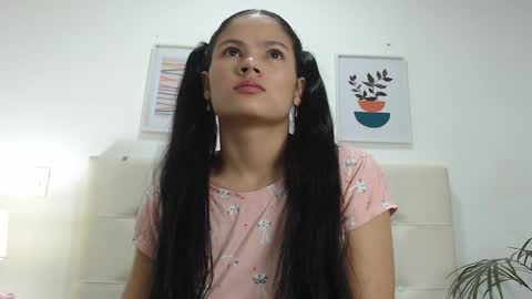 Snapshot of tiffanyfox_1 chatting on March 2025 09:02:02 AM Tifanny Fox online show from March 2025 09:02:02 AM