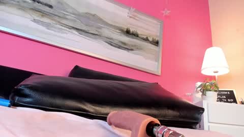 Snapshot of tiffanysuarez_ chatting on February 2025 01:34:01 AM Stefany Suarez online show from February 2025 01:34:01 AM