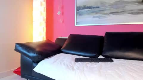 Snapshot of tiffanysuarez_ chatting on February 2025 02:24:01 PM Stefany Suarez online show from February 2025 02:24:01 PM