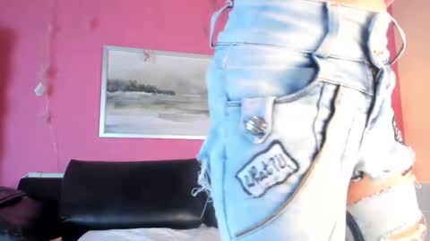 Snapshot of tiffanysuarez_ chatting on February 2025 01:10:02 PM Stefany Suarez online show from February 2025 01:10:02 PM