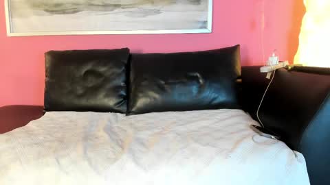 Snapshot of tiffanysuarez_ chatting on October 2025 07:12:02 PM Stefany Suarez online show from October 2025 07:12:02 PM