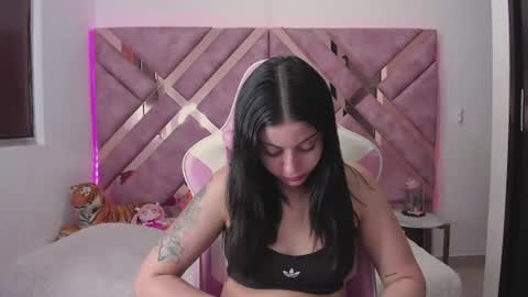 Snapshot of tigerbaby_ chatting on July 2026 06:40:02 PM Ana online show from July 2026 06:40:02 PM