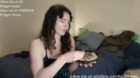 Snapshot of tiggerrosey chatting on May 2026 07:00:01 PM All my Links online show from May 2026 07:00:01 PM