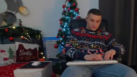 Snapshot of tim_mart chatting on December 2024 07:35:01 PM ask me online show from December 2024 07:35:01 PM