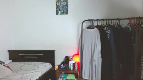 timmy  independent model  help me reach 50 thumbs up pls online show from January 2025 01:15:01 PM