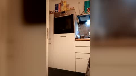 timomitteis online show from August 2026 10:00:02 PM