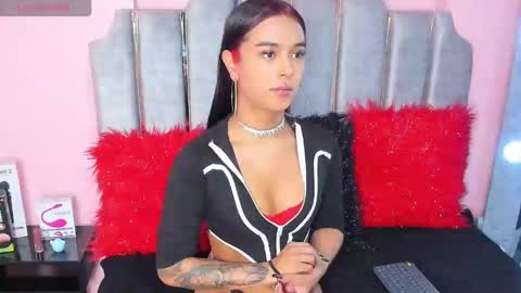 Snapshot of tina_noa chatting on February 2025 02:10:01 PM Tina noa online show from February 2025 02:10:01 PM