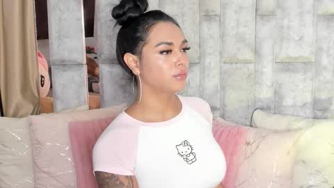 Snapshot of tina_noa chatting on October 2025 11:27:02 AM Tina noa online show from October 2025 11:27:02 AM