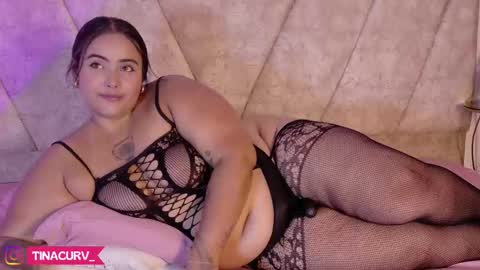 Snapshot of tinacurv chatting on November 2025 07:57:02 PM tinacurv online show from November 2025 07:57:02 PM