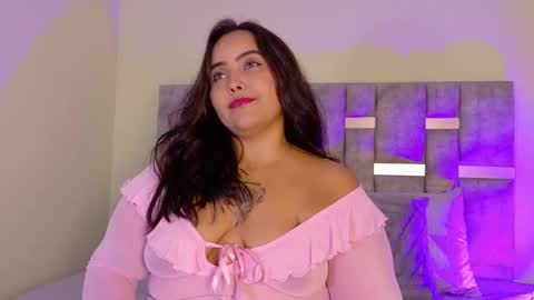 Snapshot of tinacurv chatting on December 2025 11:47:02 PM tinacurv online show from December 2025 11:47:02 PM