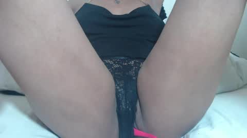 Snapshot of tinaxxxpetitexoxo chatting on August 2026 06:10:02 PM Tina online show from August 2026 06:10:02 PM