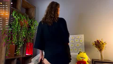 Molly online show from November 2025 10:37:01 AM