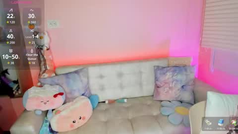 tiny_cora online show from November 2025 04:33:01 PM